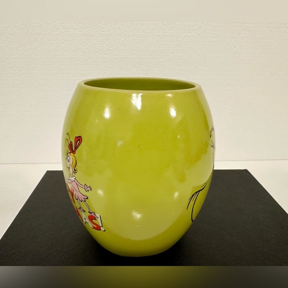 Dr Seuss The GRINCH
Green Grinch Face Naughty & Nice 18 Ounce Mug - Picture 2 of 7